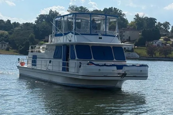 Leedle Lee 55ft Gibson Yacht For Sale