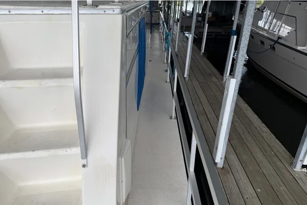 Leedle Lee 55ft Gibson Yacht For Sale