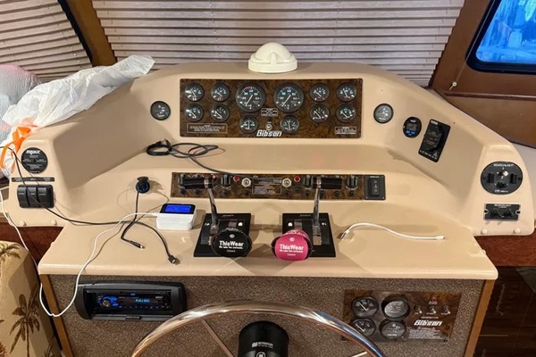 Leedle Lee 55ft Gibson Yacht For Sale