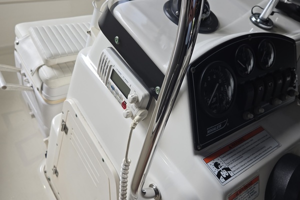 17ft Boston Whaler Yacht For Sale