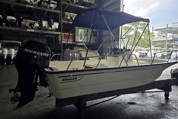 17ft Boston Whaler Yacht For Sale