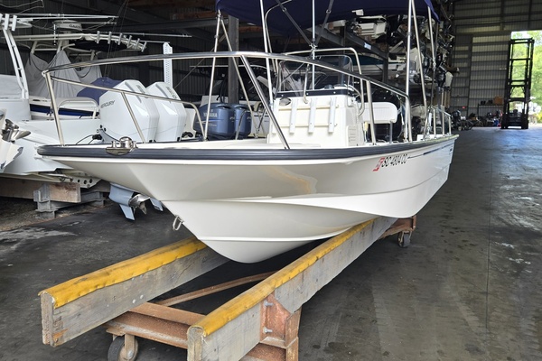 17ft Boston Whaler Yacht For Sale