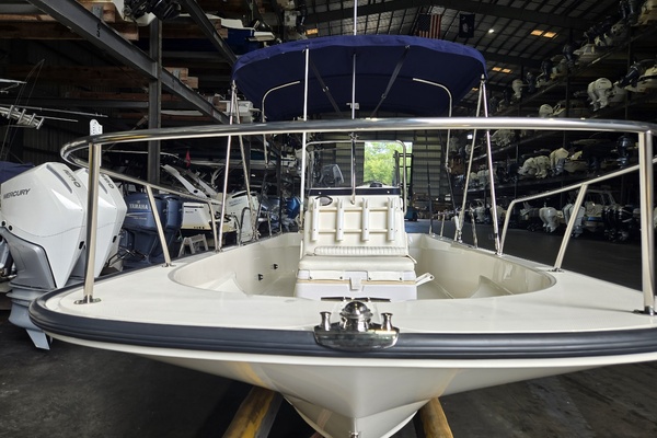 17ft Boston Whaler Yacht For Sale