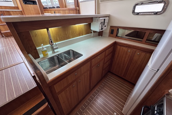 43ft Mainship Yacht For Sale