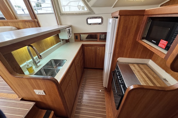 43ft Mainship Yacht For Sale