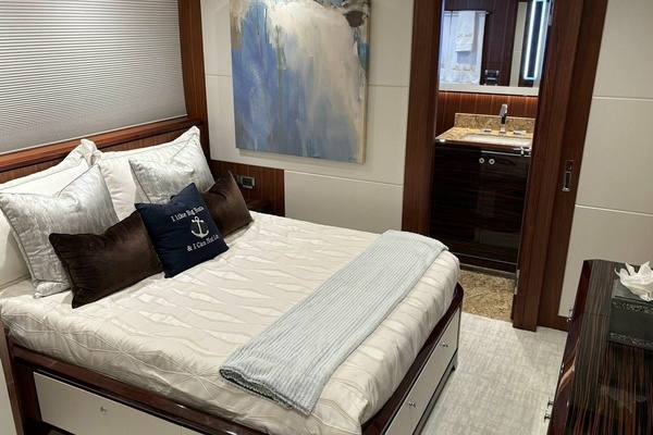 BELLA LISA 100ft Ocean Alexander Yacht For Sale