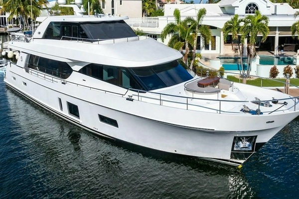 BELLA LISA 100ft Ocean Alexander Yacht For Sale