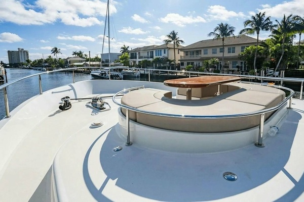 BELLA LISA 100ft Ocean Alexander Yacht For Sale