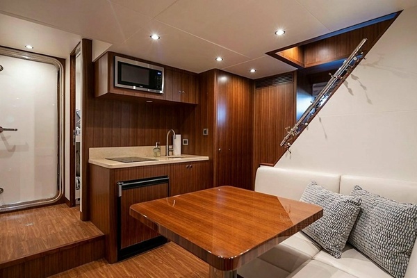 BELLA LISA 100ft Ocean Alexander Yacht For Sale
