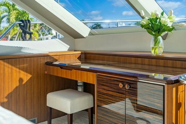 BELLA LISA 100ft Ocean Alexander Yacht For Sale