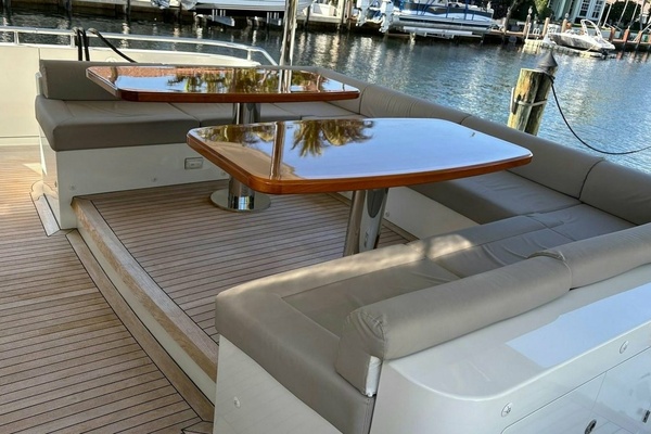 BELLA LISA 100ft Ocean Alexander Yacht For Sale