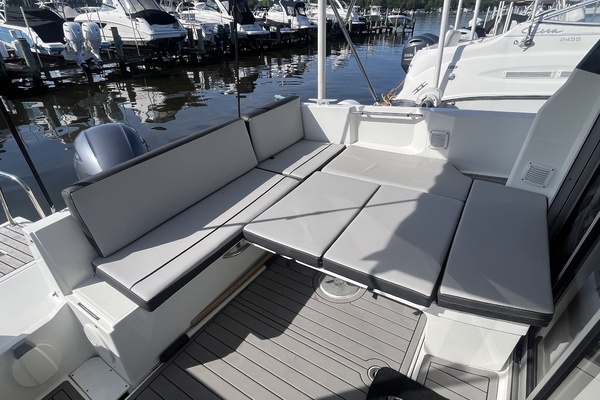 25ft Jeanneau Yacht For Sale