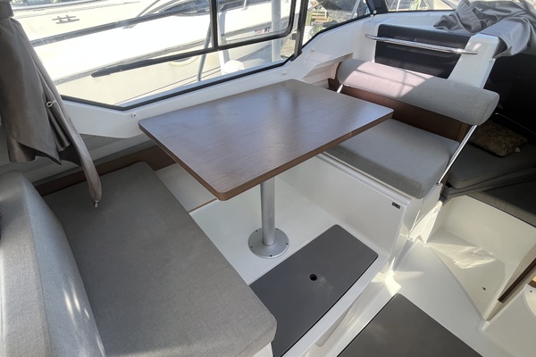 25ft Jeanneau Yacht For Sale