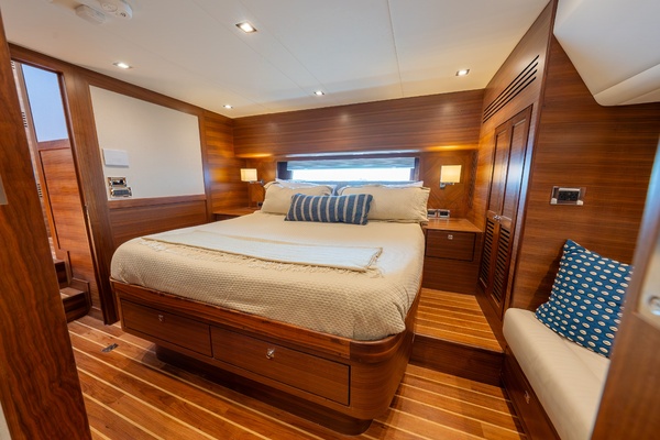 SUMMIT 54 54ft Summit Yacht For Sale