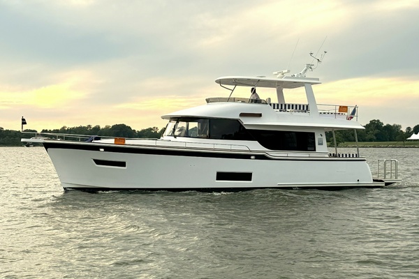 SUMMIT 54 54ft Summit Yacht For Sale