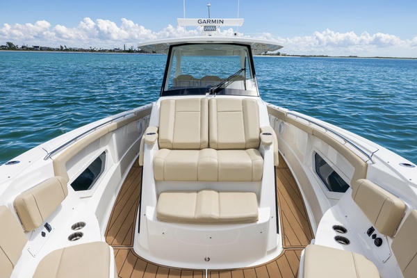 37ft Pursuit Yacht For Sale