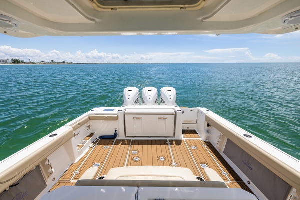 37ft Pursuit Yacht For Sale
