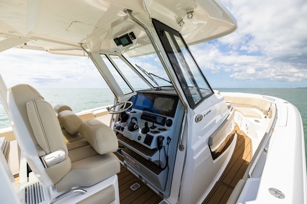 37ft Pursuit Yacht For Sale