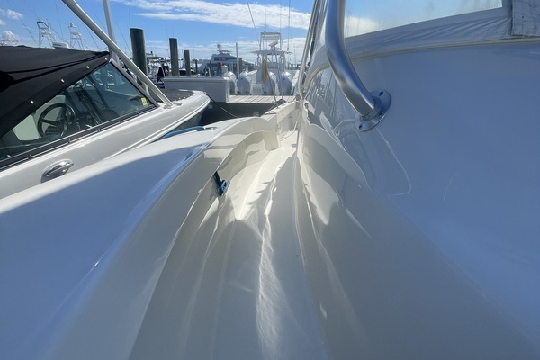 THE OFFICE 33ft L amp H Yacht For Sale