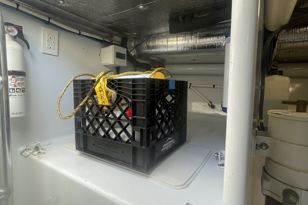 THE OFFICE 33ft L amp H Yacht For Sale