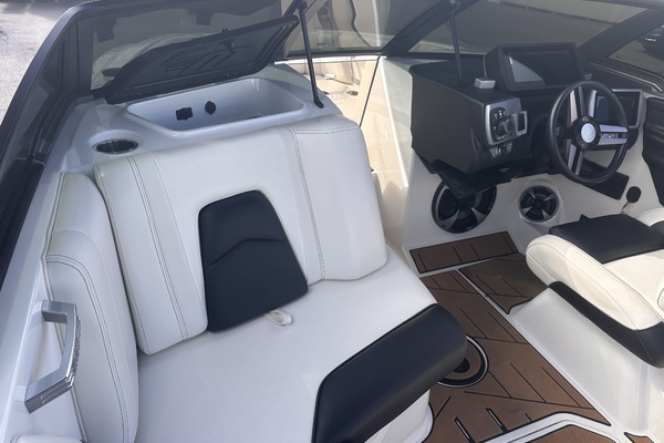 21ft Malibu Yacht For Sale