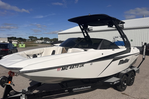21ft Malibu Yacht For Sale