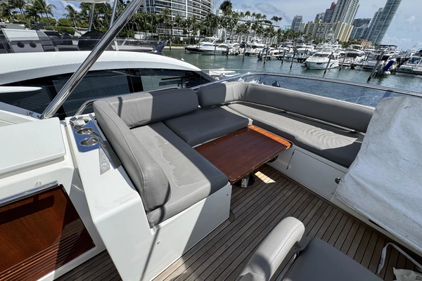 Azimut Fly Yacht For Sale