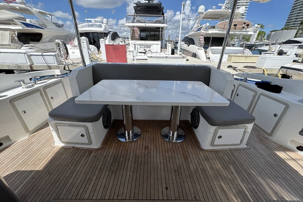 Azimut Fly Yacht For Sale
