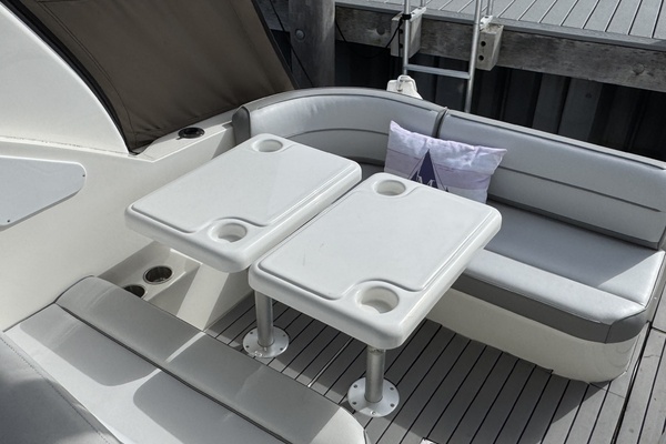 30ft Cruisers Yachts Yacht For Sale