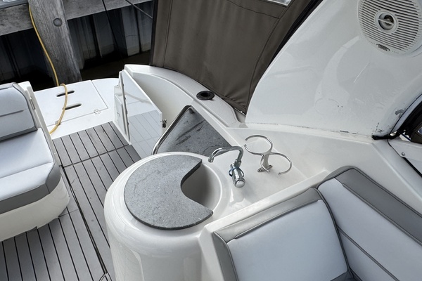 30ft Cruisers Yachts Yacht For Sale