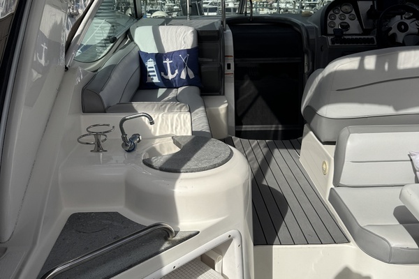 30ft Cruisers Yachts Yacht For Sale