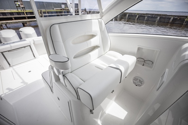 30ft Ablemarle Yacht For Sale