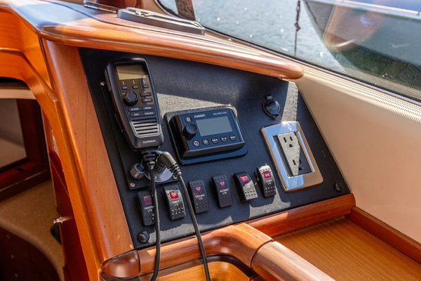 Zeelander  Yacht For Sale