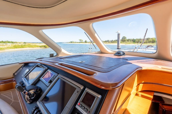 Zeelander  Yacht For Sale