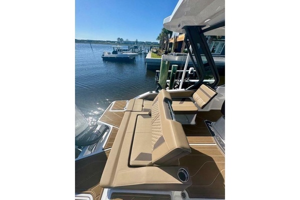 28ft Monterey Yacht For Sale