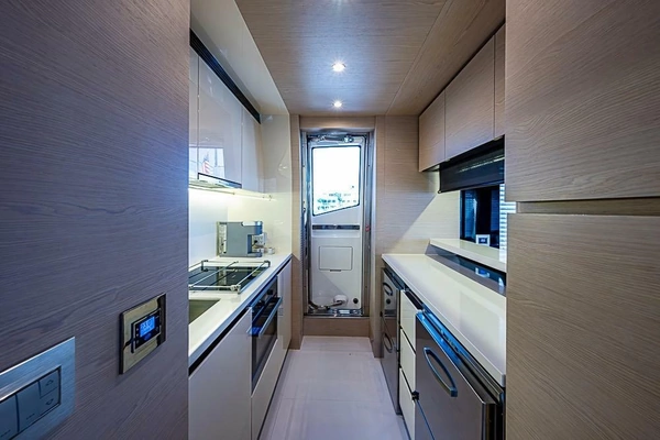 Azimut 80 Yacht For Sale