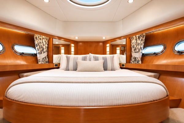 62ft Horizon Yacht For Sale