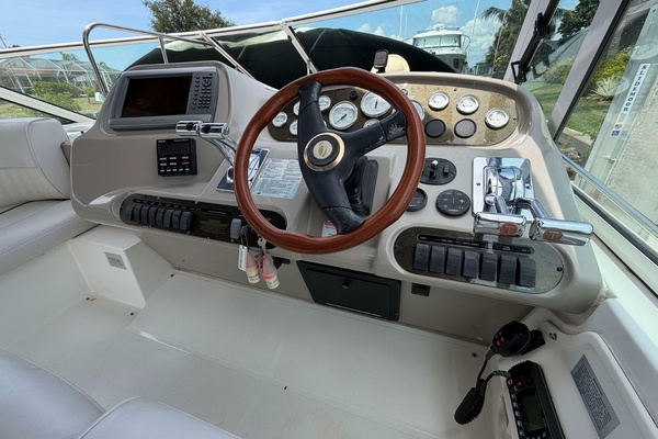 37ft Cruisers Yachts Yacht For Sale