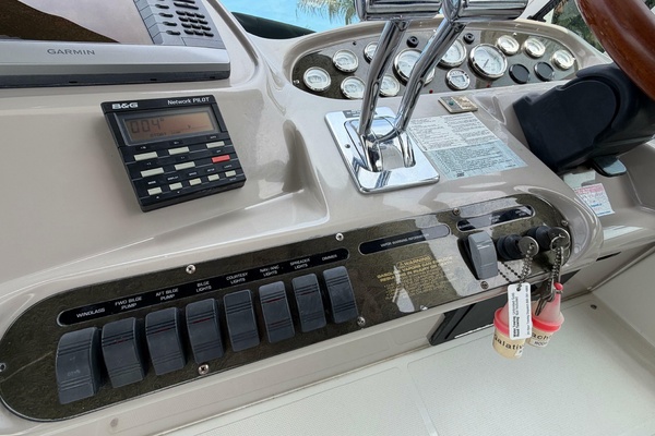 37ft Cruisers Yachts Yacht For Sale
