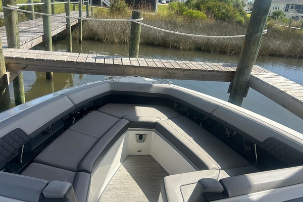 33ft Cobalt Yacht For Sale