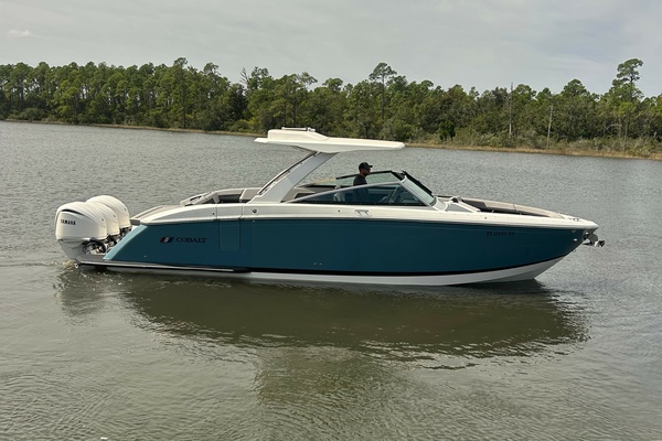 33ft Cobalt Yacht For Sale
