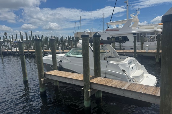 Shannonigans 33ft Rinker Yacht For Sale