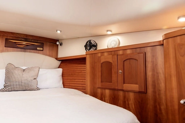 Legacy Yachts 32 Yacht For Sale