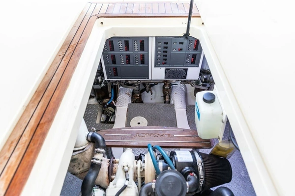 Legacy Yachts 32 Yacht For Sale