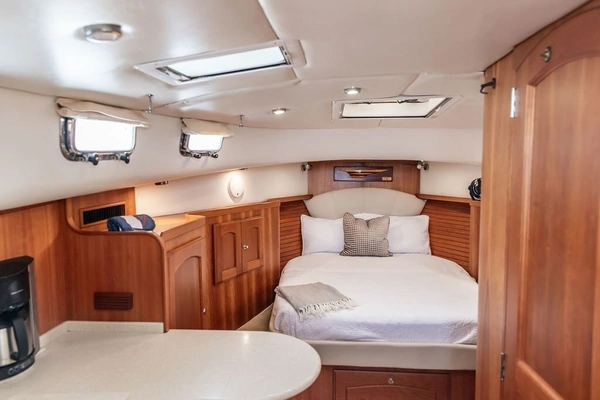 Legacy Yachts 32 Yacht For Sale