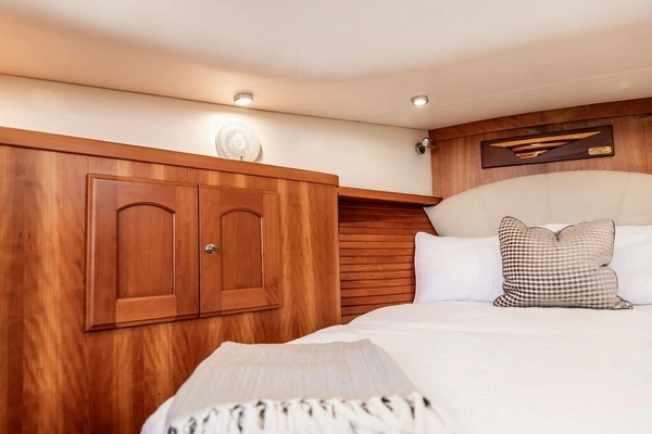 Legacy Yachts 32 Yacht For Sale
