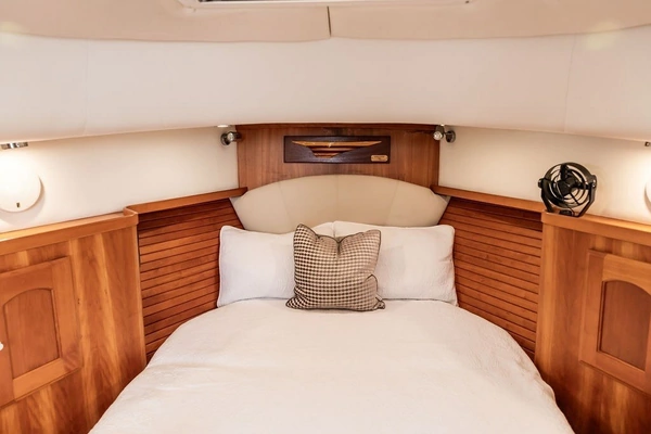 Legacy Yachts 32 Yacht For Sale