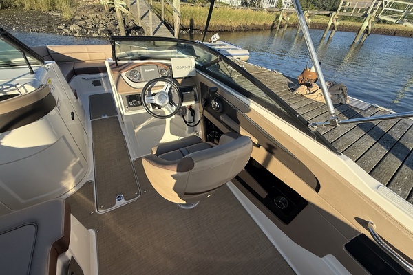 24ft Sea Ray Yacht For Sale