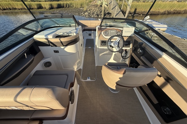 24ft Sea Ray Yacht For Sale