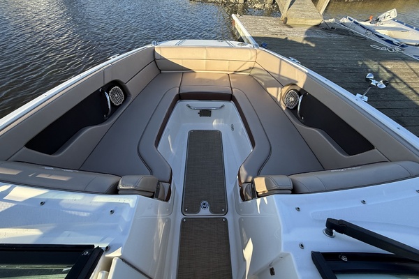 24ft Sea Ray Yacht For Sale